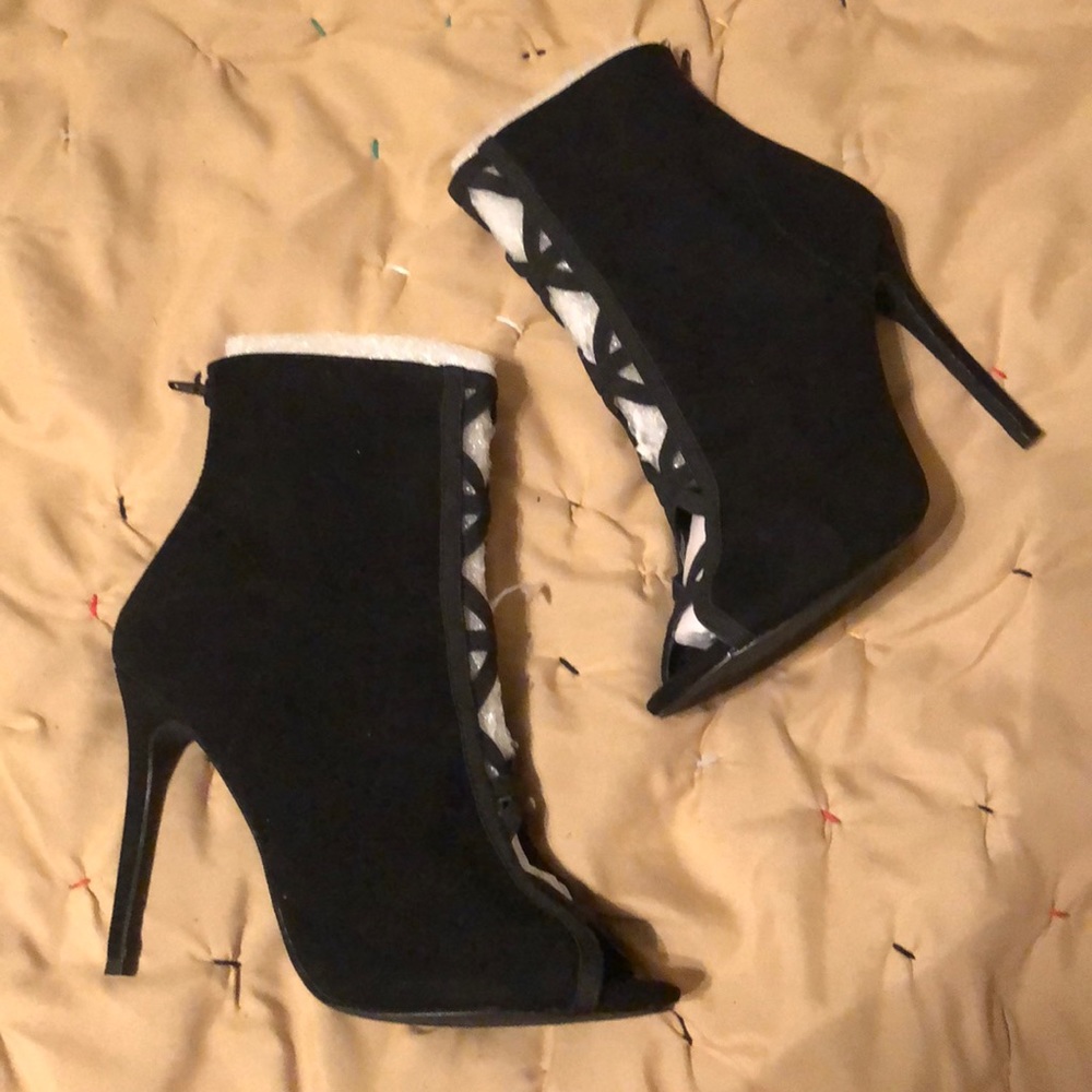 “Olivia Ferguson” Ankle Boots..Size 10